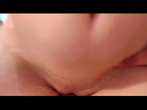 ❤️ میری بہن کے کمرے میں سو رہی تھی اور اسی طرح میں جاگ گئی۔ پر ur.nicepornphotos.ru ️❤